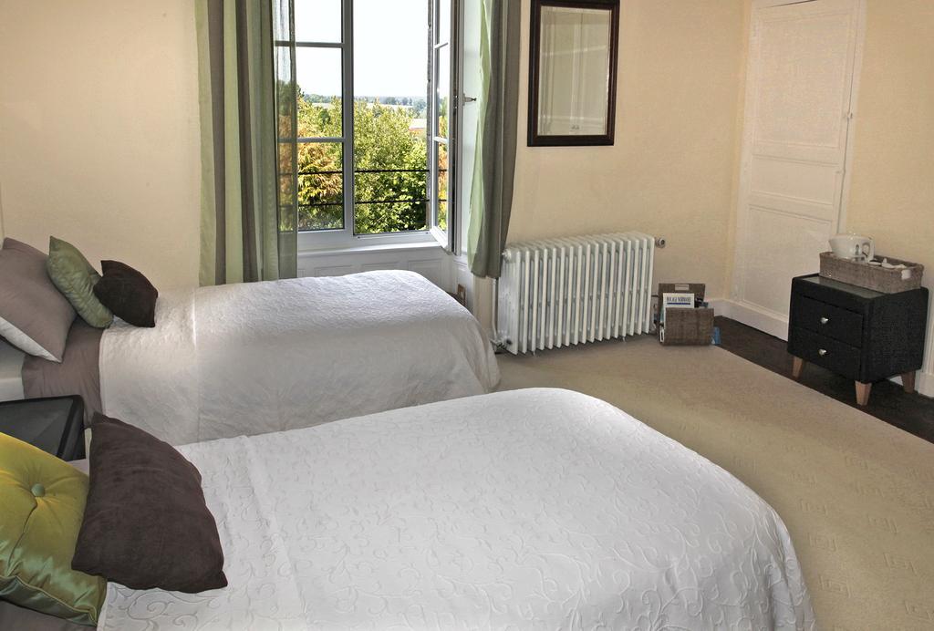 Le Presbytere Bed and Breakfast Saint-Bomer-les-Forges Buitenkant foto