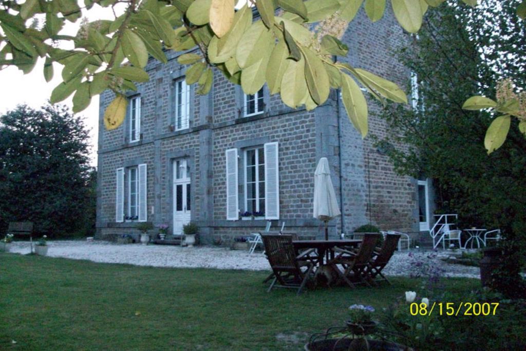 Le Presbytere Bed and Breakfast Saint-Bomer-les-Forges Buitenkant foto